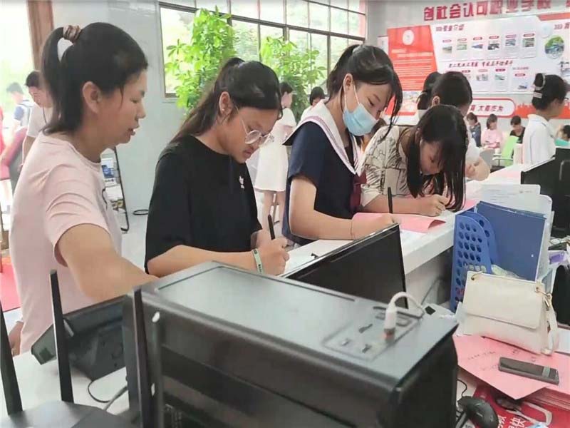 迎接新生到校參觀(guān)（2）