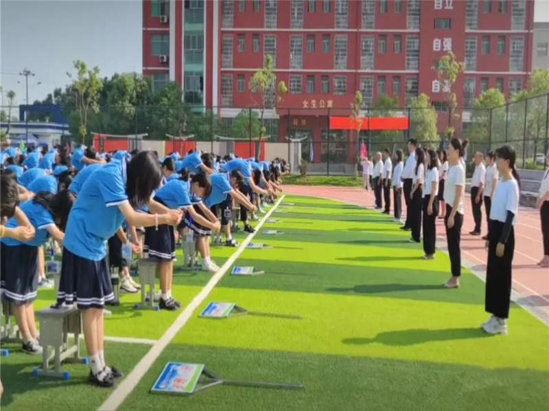 2021級新生開(kāi)學(xué)典禮-學(xué)生拜師禮